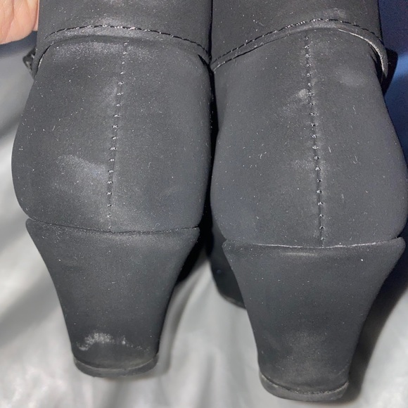 Cute Black Booties Size 1 - Picture 6 of 16